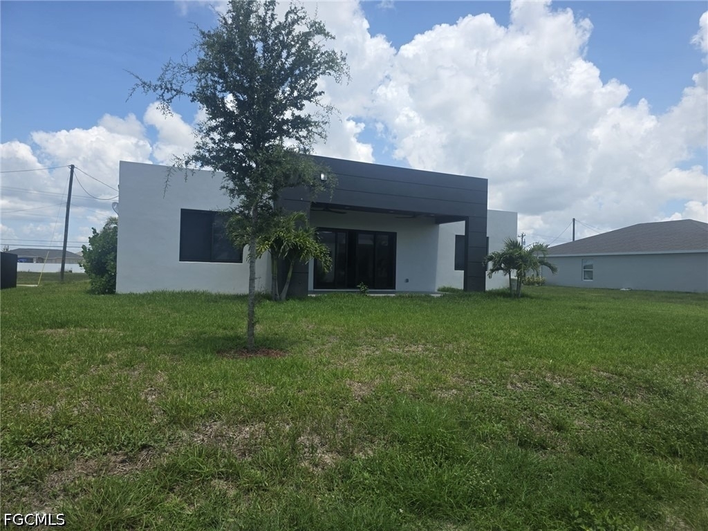 1220 Chiquita Boulevard N - Photo 1