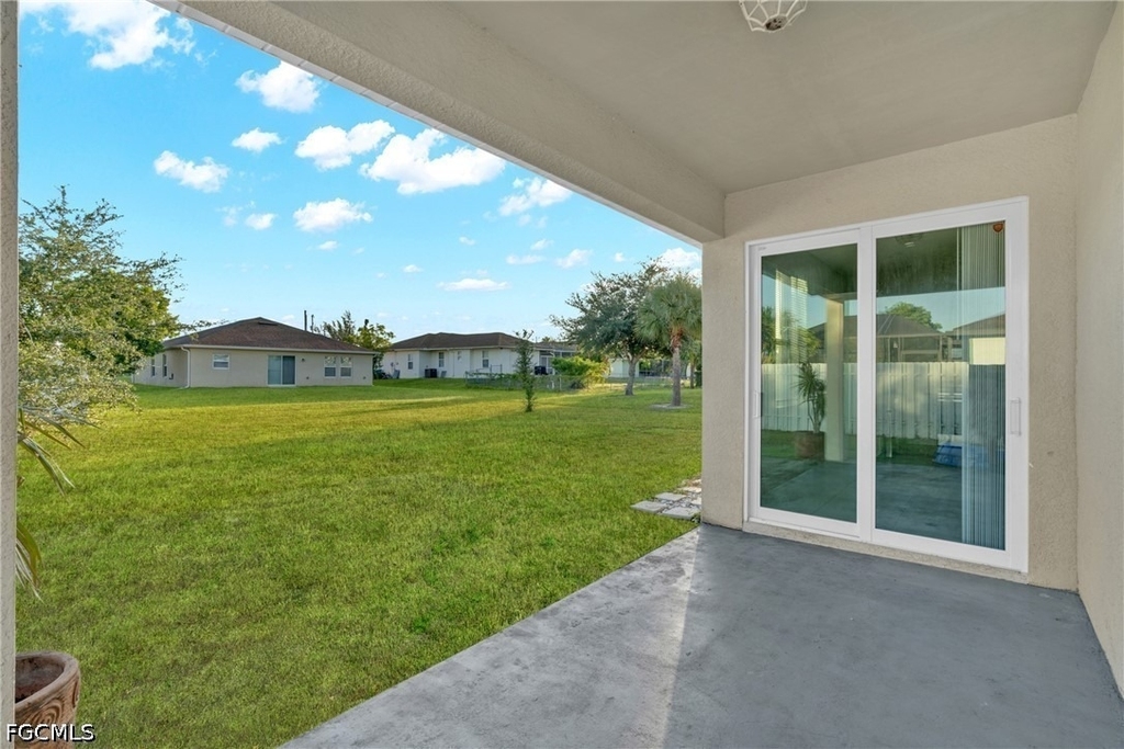 1133 Sw Trafalgar Parkway - Photo 14