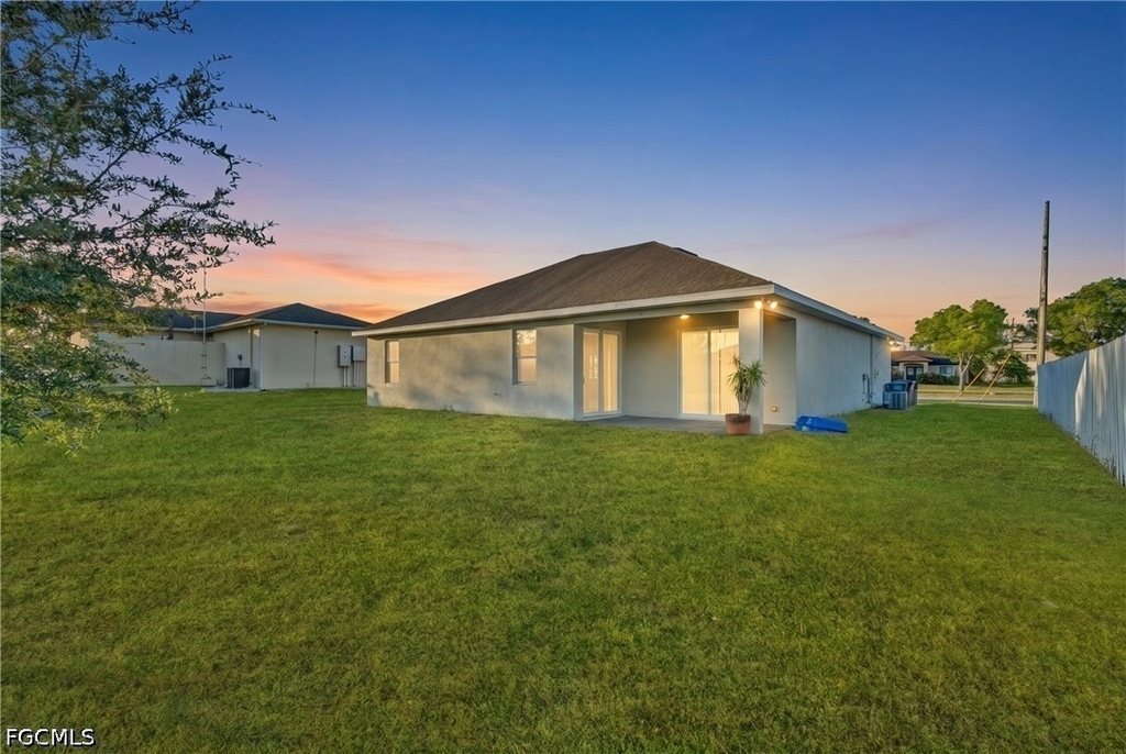 1133 Sw Trafalgar Parkway - Photo 13