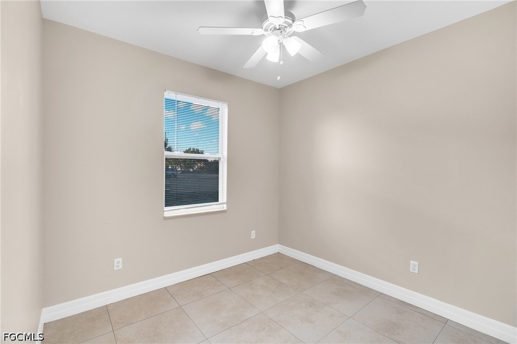 1133 Sw Trafalgar Parkway - Photo 12