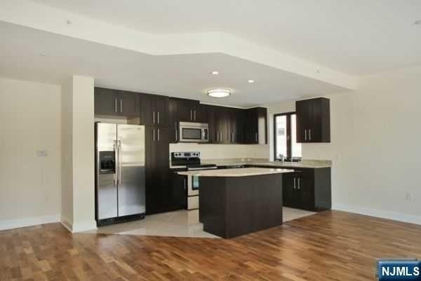 29 1st - Photo 1