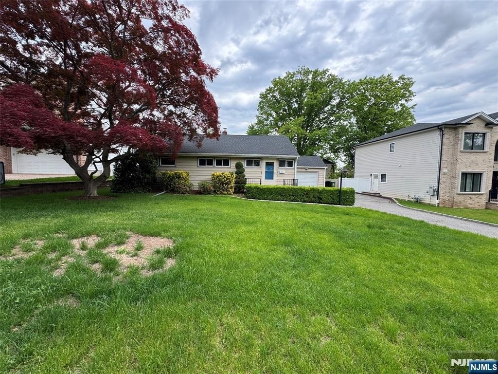 231 Hillside - Photo 0
