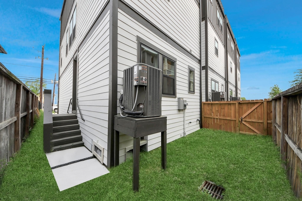 2426 Ella Boulevard - Photo 40