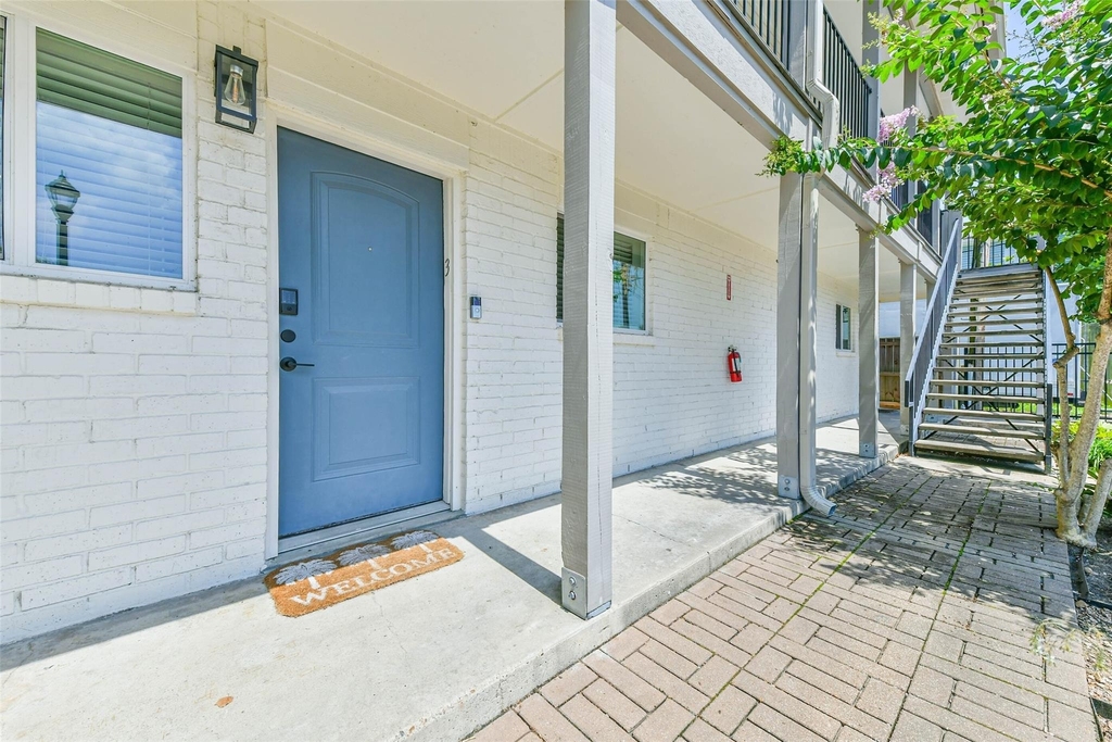 2002 27th Street - Photo 4