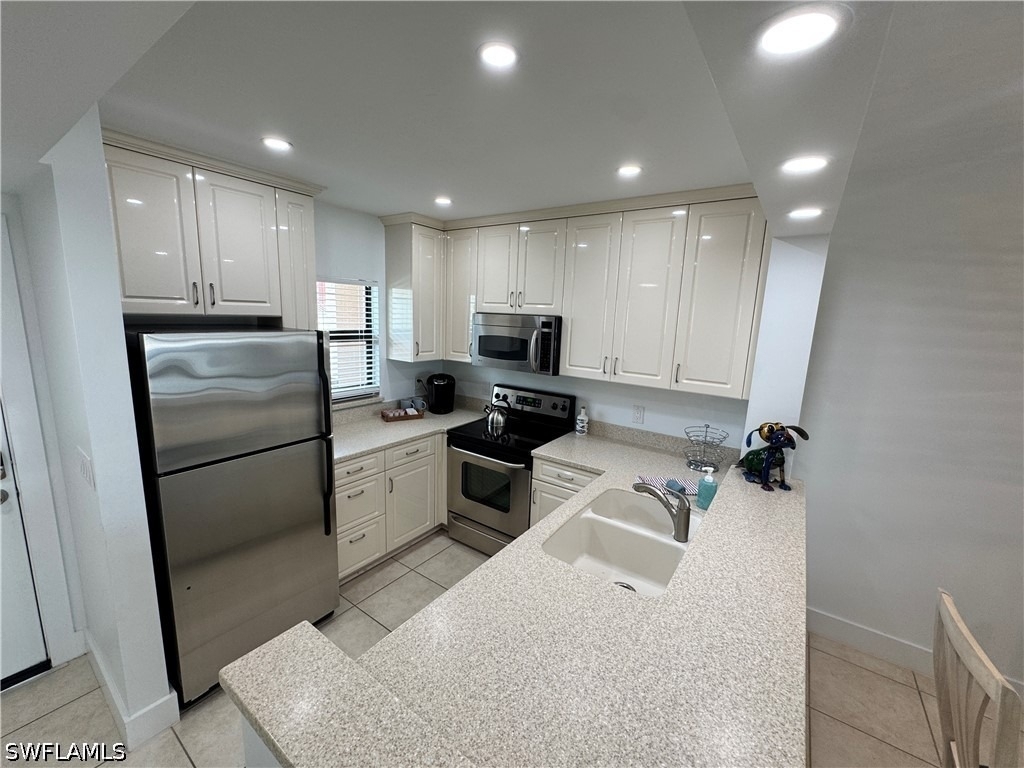 801 River Point Drive - Photo 4
