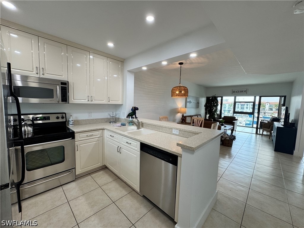 801 River Point Drive - Photo 2