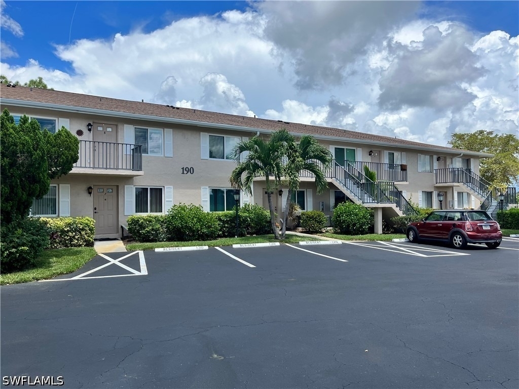 190 Palm Drive - Photo 0