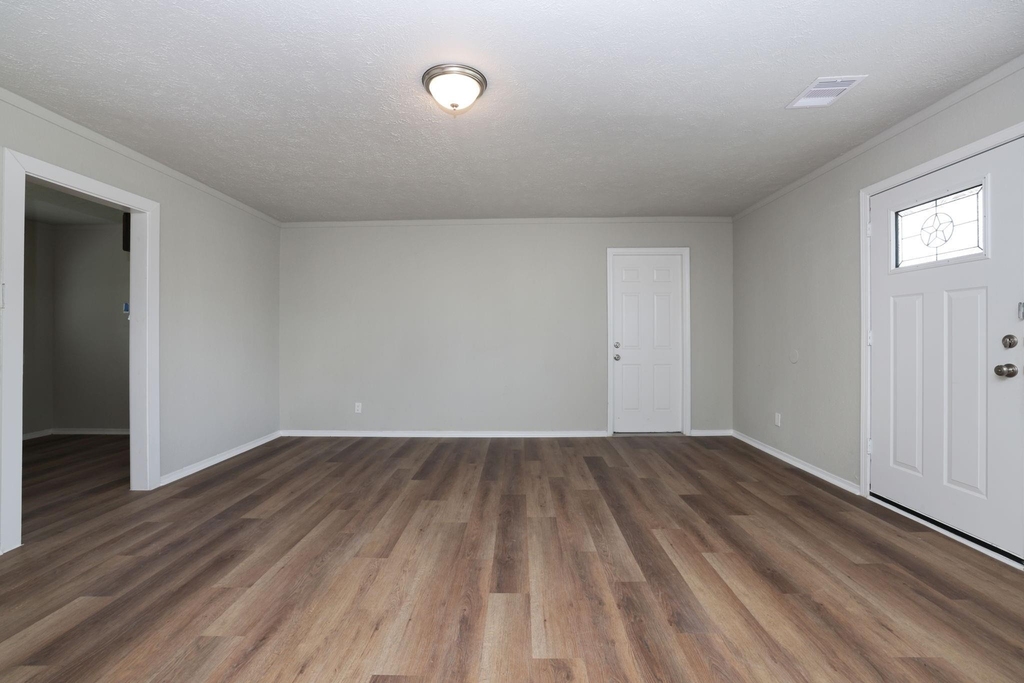 9026 Lake Forest Boulevard - Photo 12