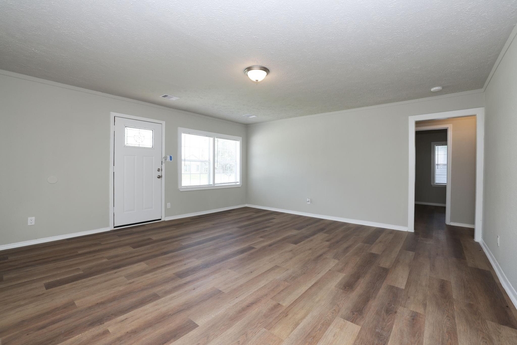 9026 Lake Forest Boulevard - Photo 8