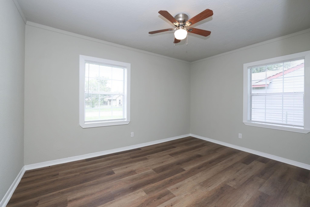9026 Lake Forest Boulevard - Photo 21