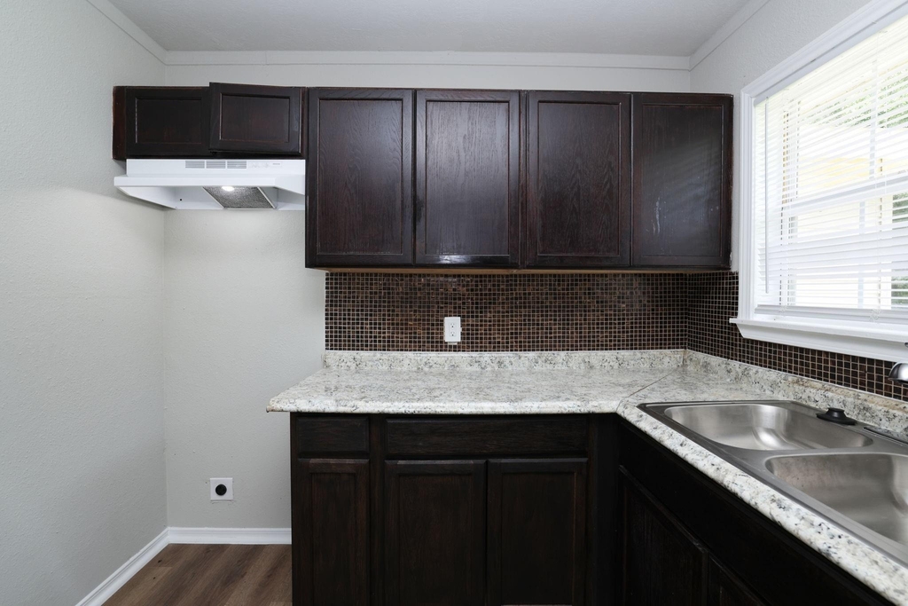 9026 Lake Forest Boulevard - Photo 18