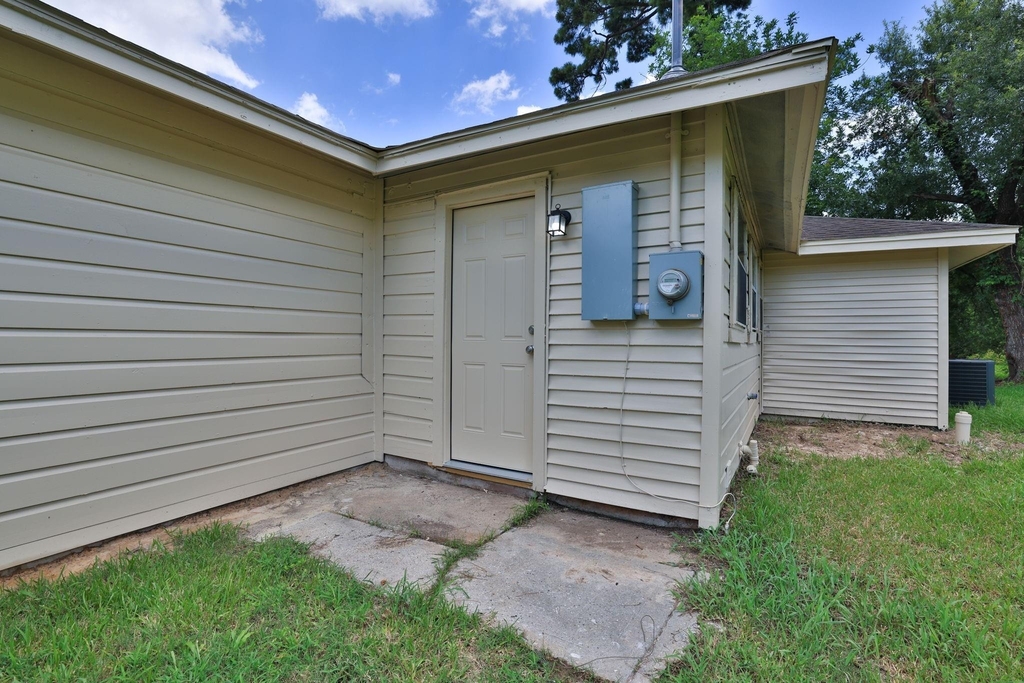9026 Lake Forest Boulevard - Photo 29