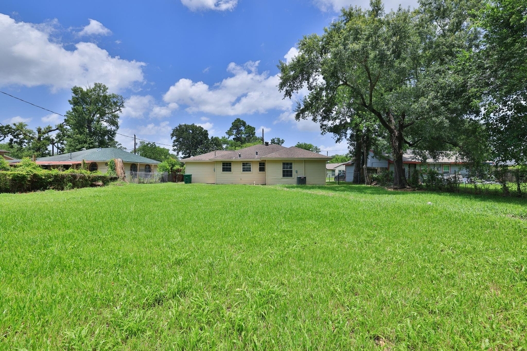 9026 Lake Forest Boulevard - Photo 34