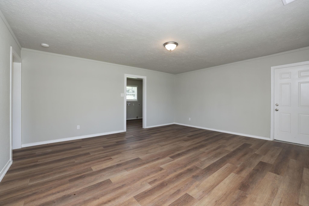 9026 Lake Forest Boulevard - Photo 10