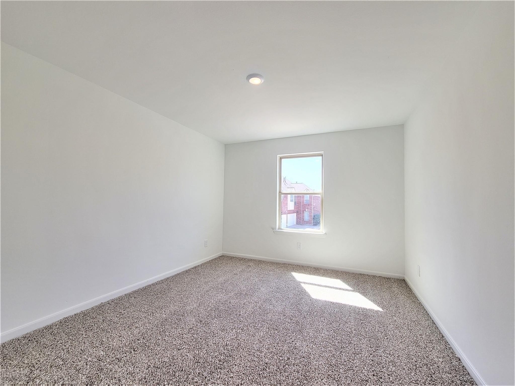 151 Island Boulevard - Photo 9