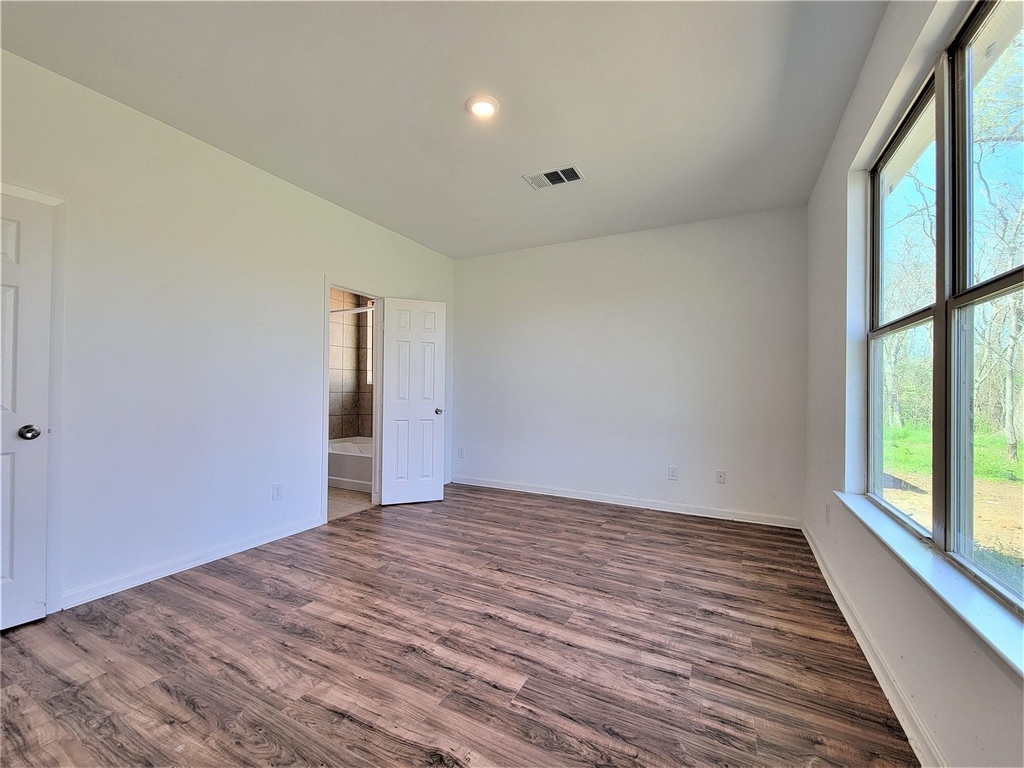 151 Island Boulevard - Photo 3