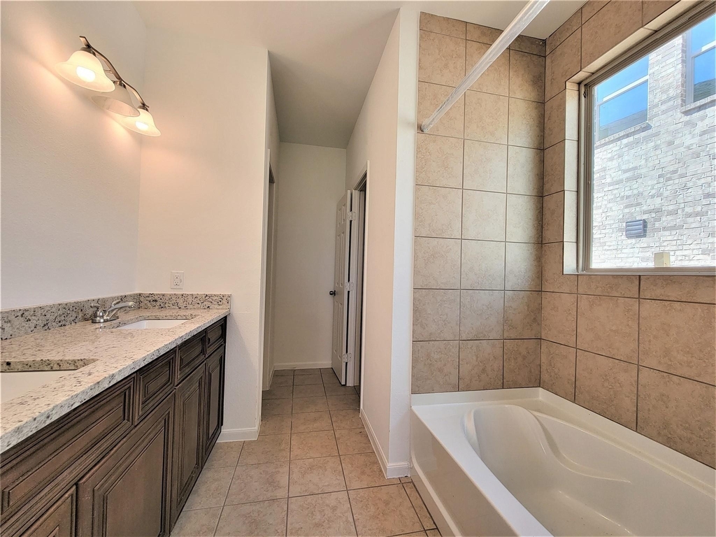 151 Island Boulevard - Photo 12