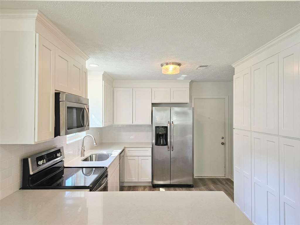 10615 Heatherford Drive - Photo 7