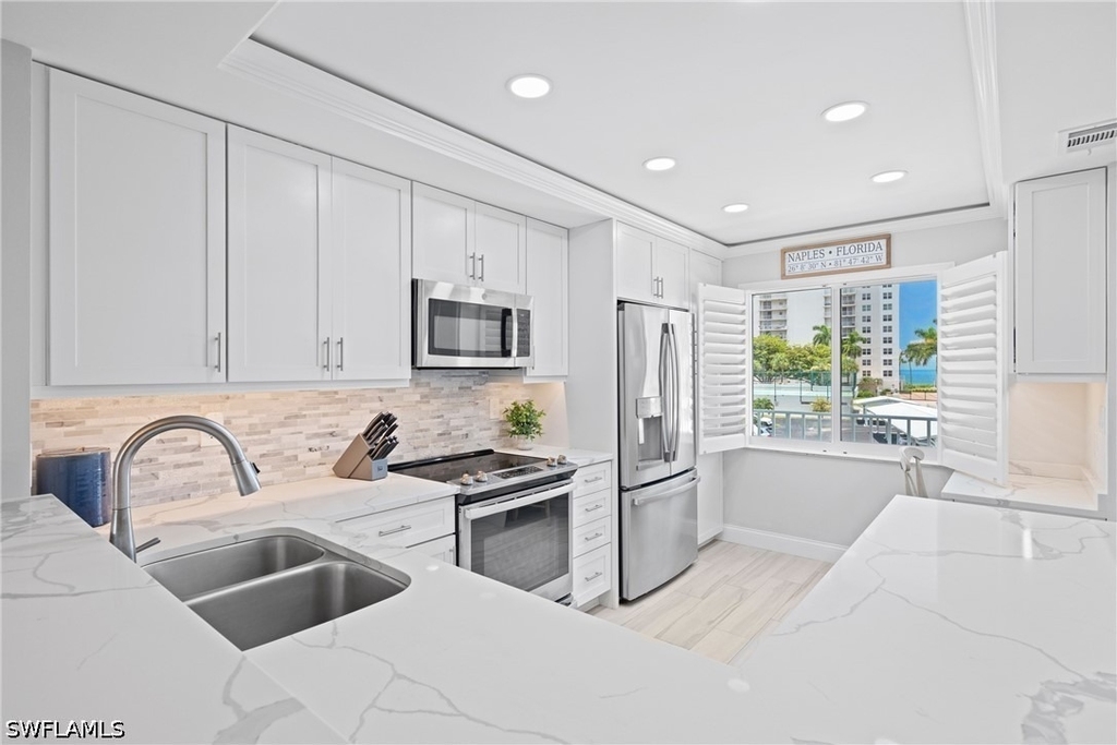 10684 Gulf Shore Drive - Photo 9