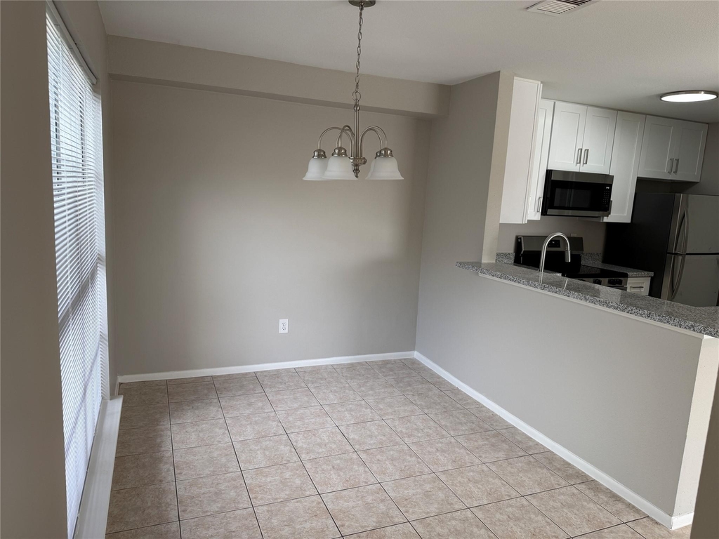 13902 Buckingham Drive - Photo 2