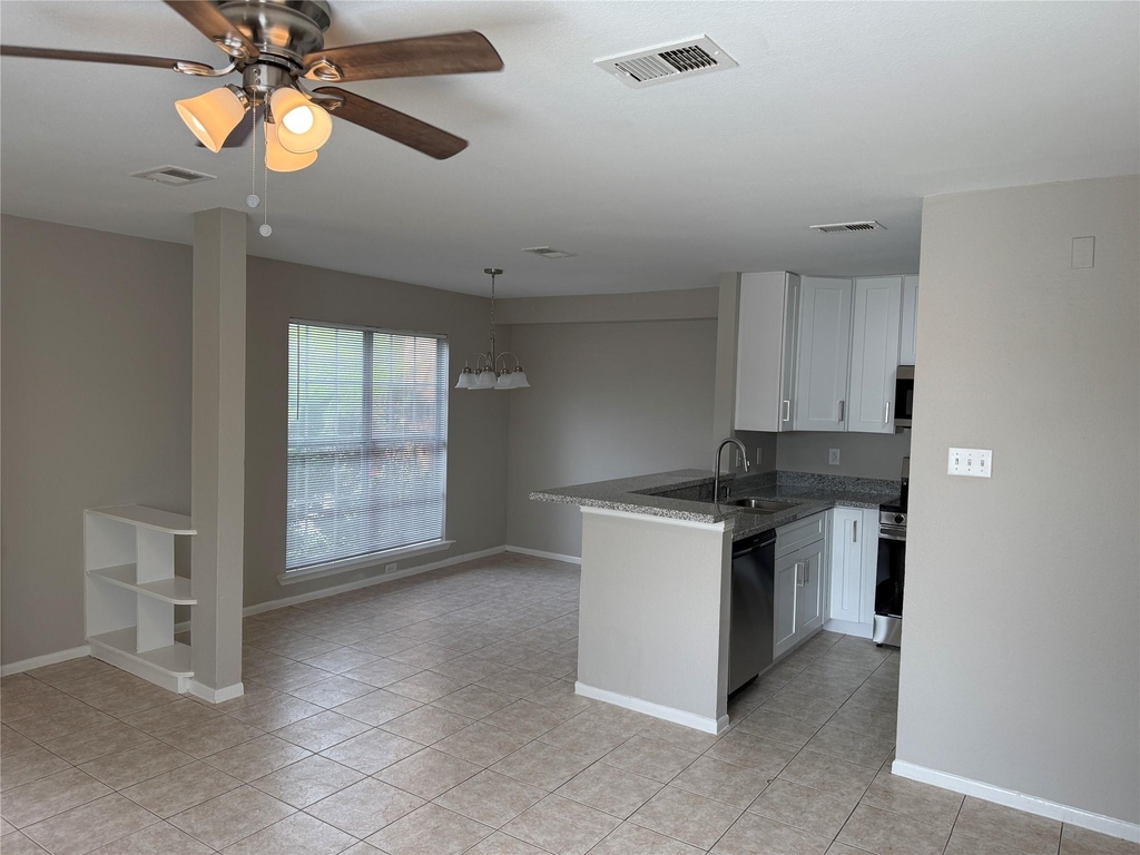 13902 Buckingham Drive - Photo 3