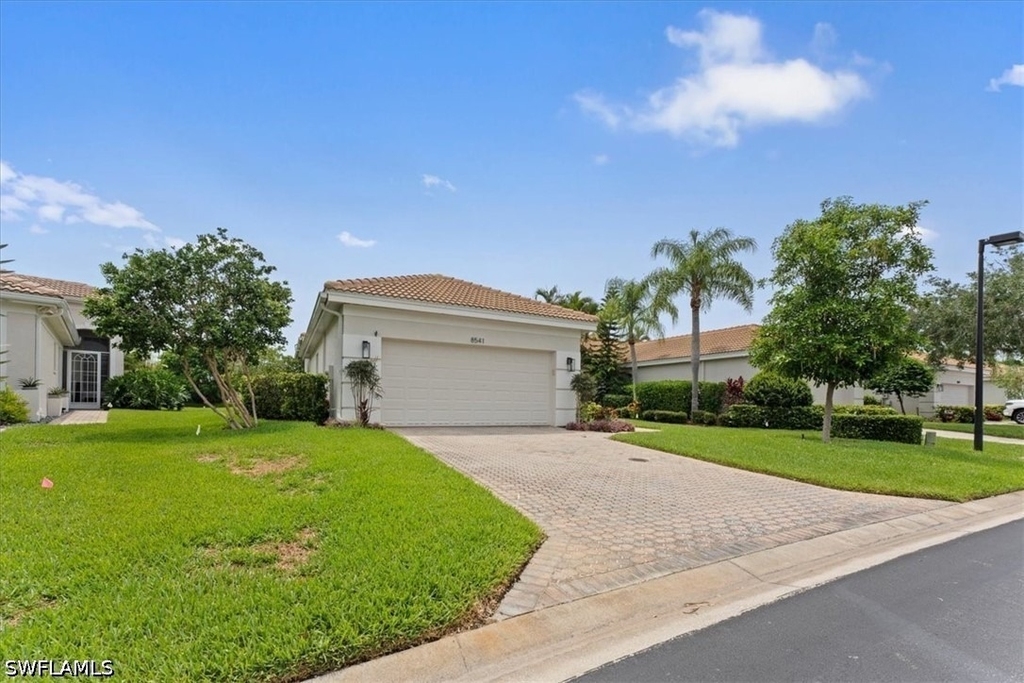 8541 Pepper Tree Way - Photo 2
