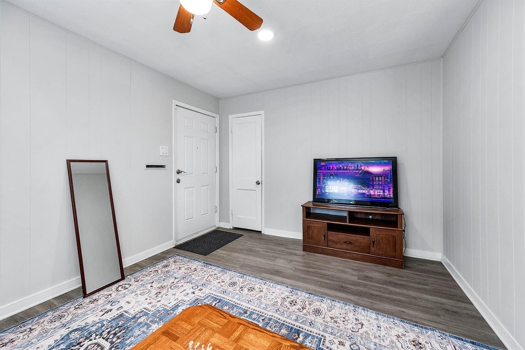 218 Hoffman Street - Photo 5