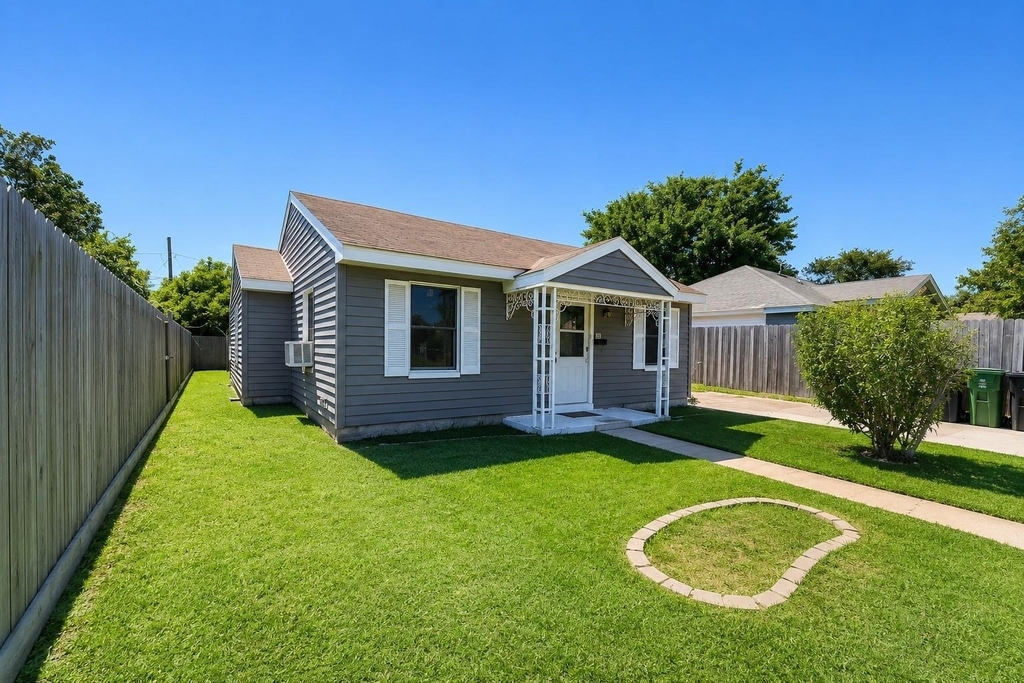218 Hoffman Street - Photo 1