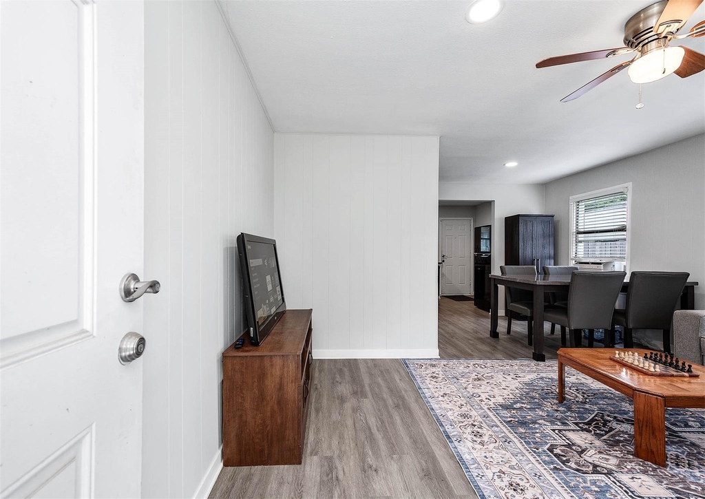 218 Hoffman Street - Photo 3