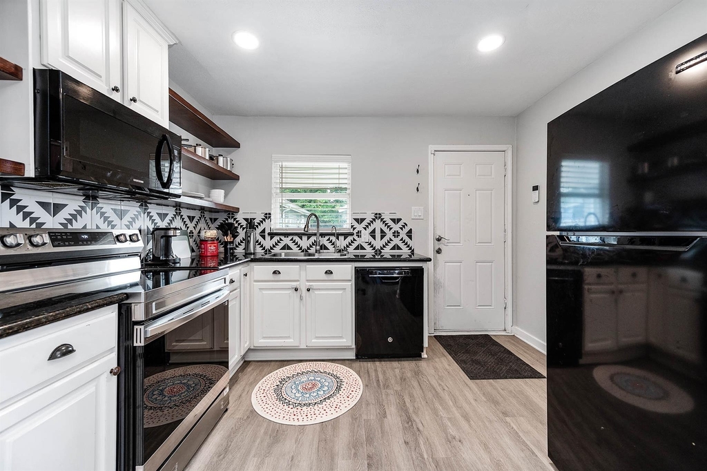218 Hoffman Street - Photo 6