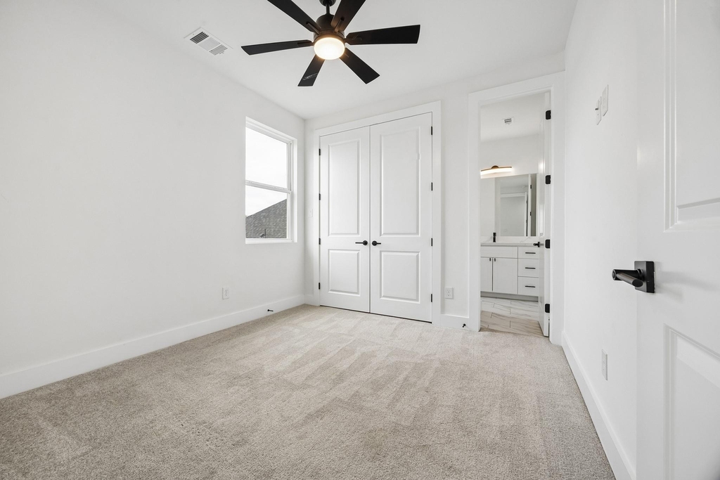 424 Sikes Street - Photo 8