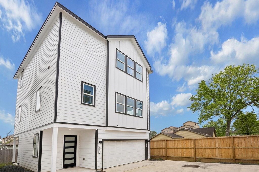 424 Sikes Street - Photo 0