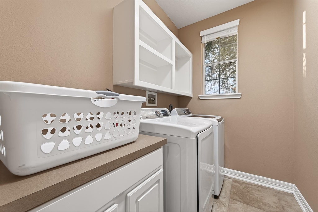 21103 Falcon Creek Court - Photo 17