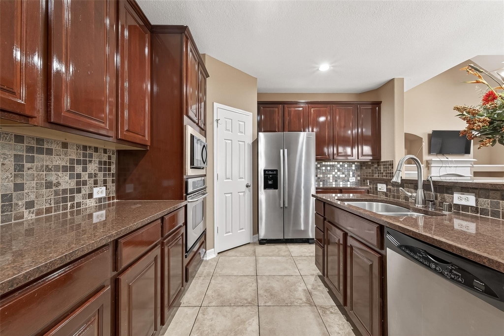 21103 Falcon Creek Court - Photo 11