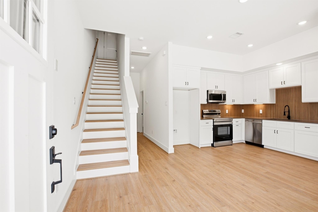 7841 Sunnyhill Street - Photo 1