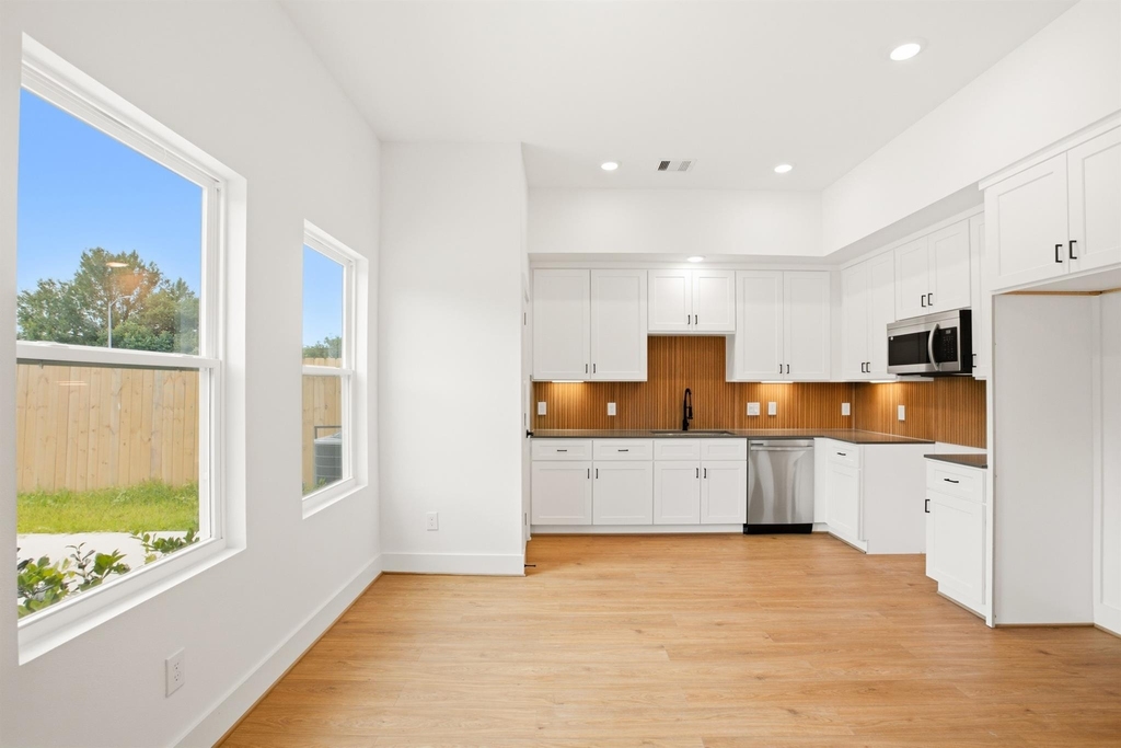 7841 Sunnyhill Street - Photo 21