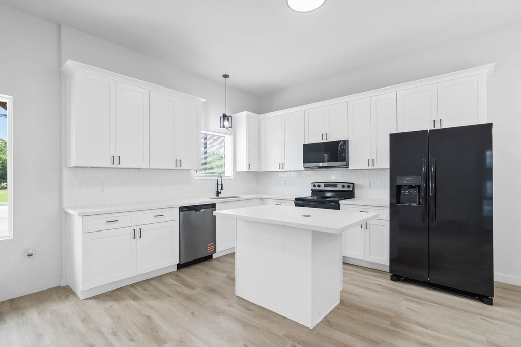 9725 Kerr Street - Photo 8