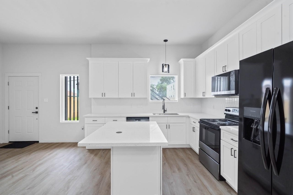 9725 Kerr Street - Photo 10