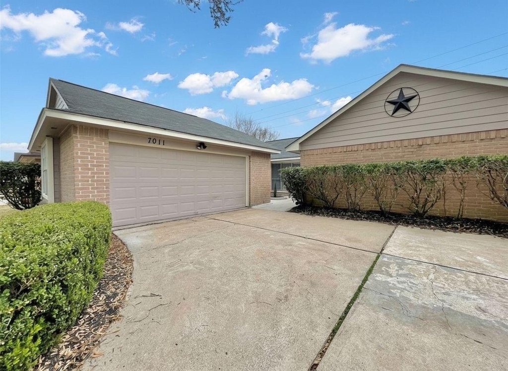 7011 Brockington Drive - Photo 1