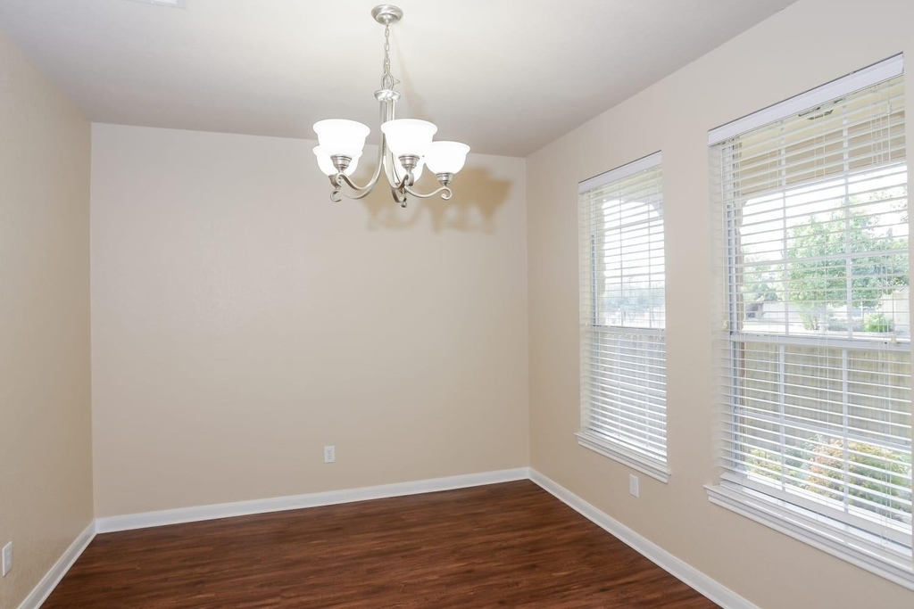 8410 Western Way - Photo 5