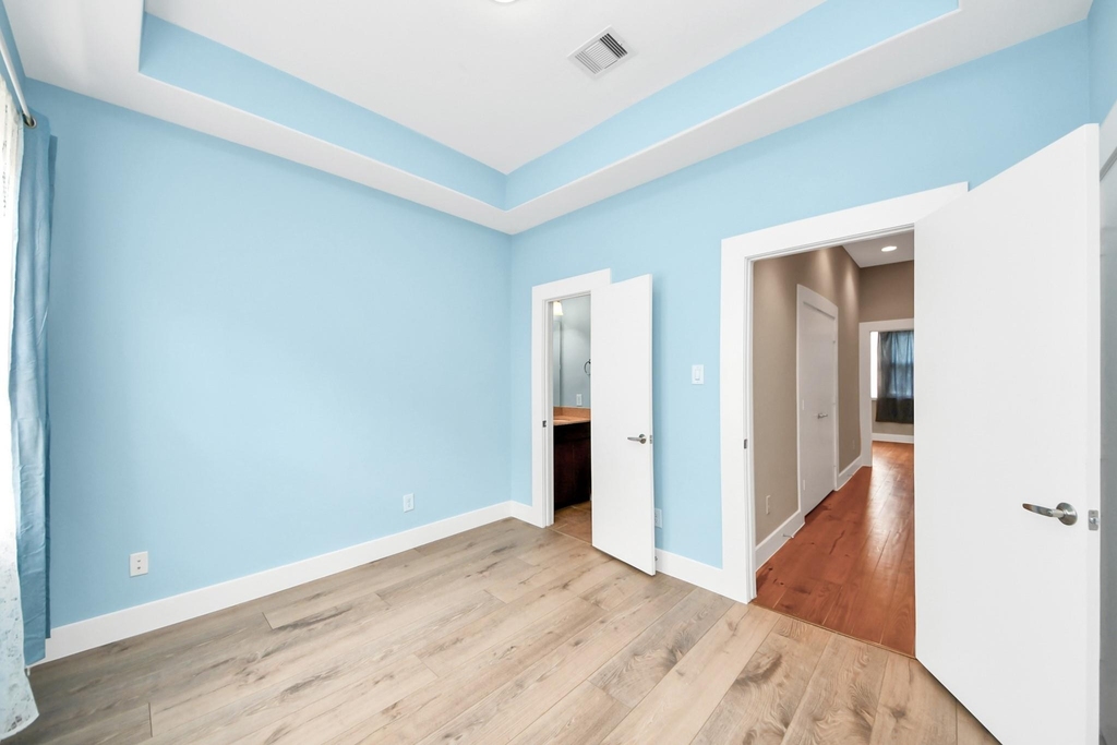 1807 W Webster Street - Photo 17