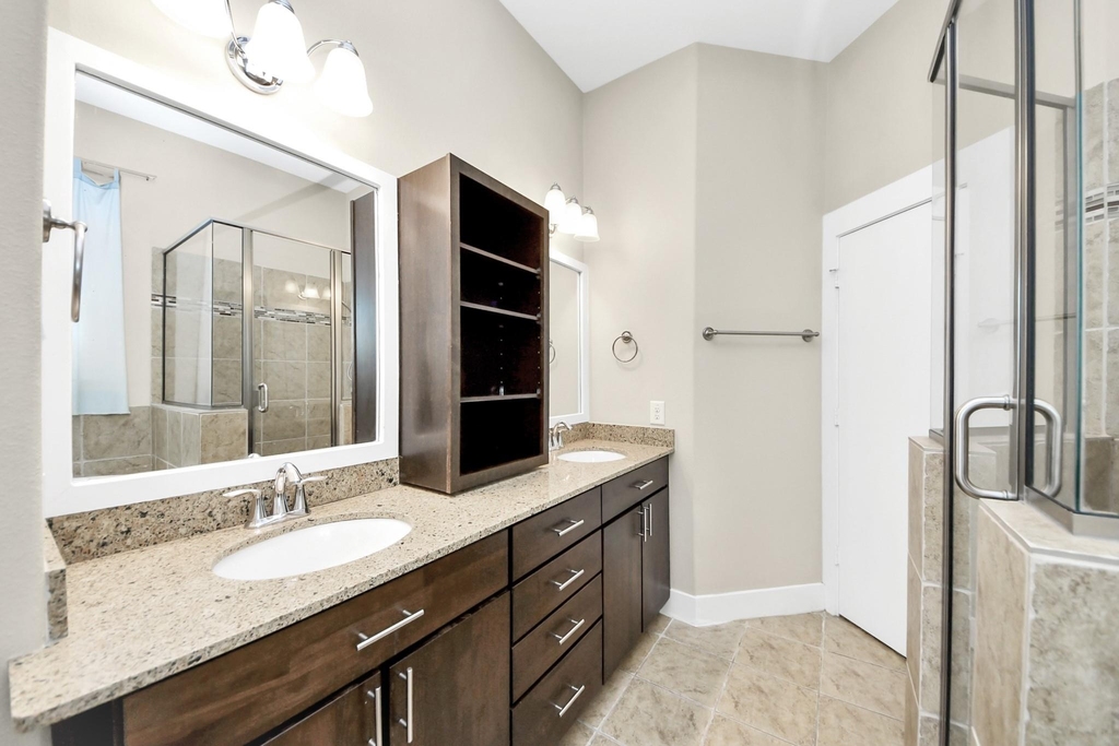 1807 W Webster Street - Photo 12