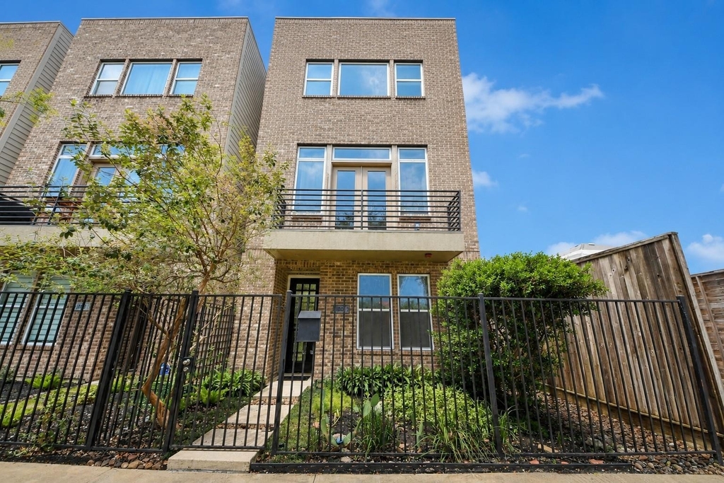 1807 W Webster Street - Photo 37