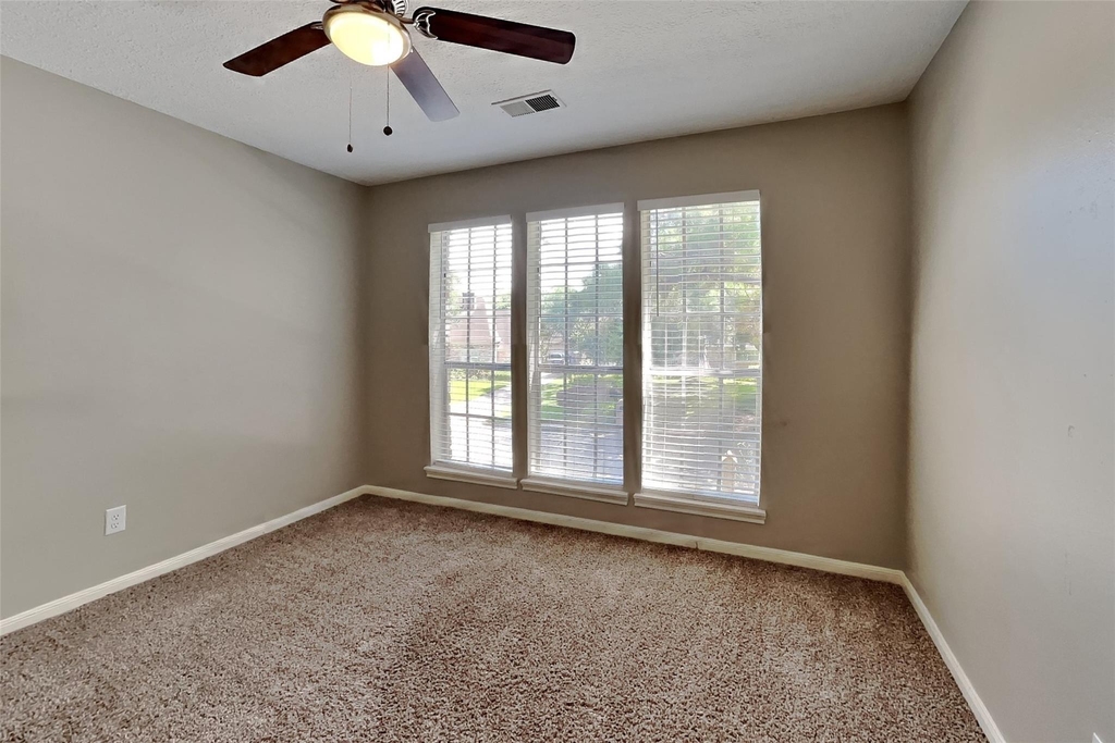 8427 Burwood Park Drive - Photo 10