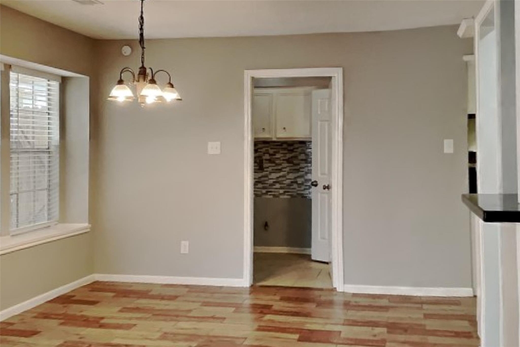8427 Burwood Park Drive - Photo 5