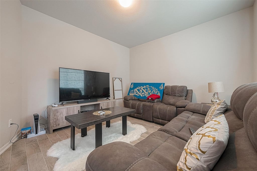 20607 Enrique Drive - Photo 4