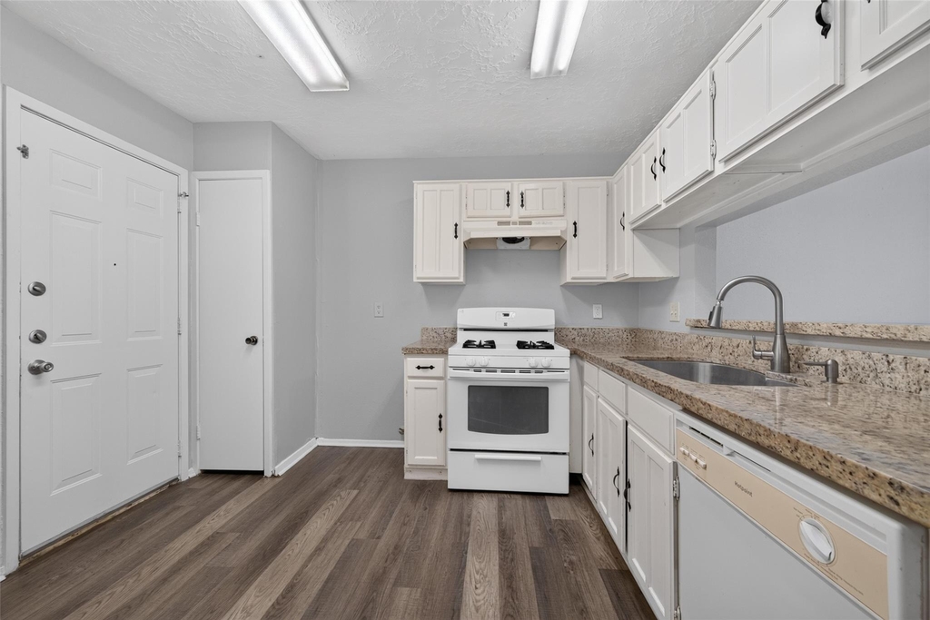 2403 Autumn Springs Lane - Photo 15