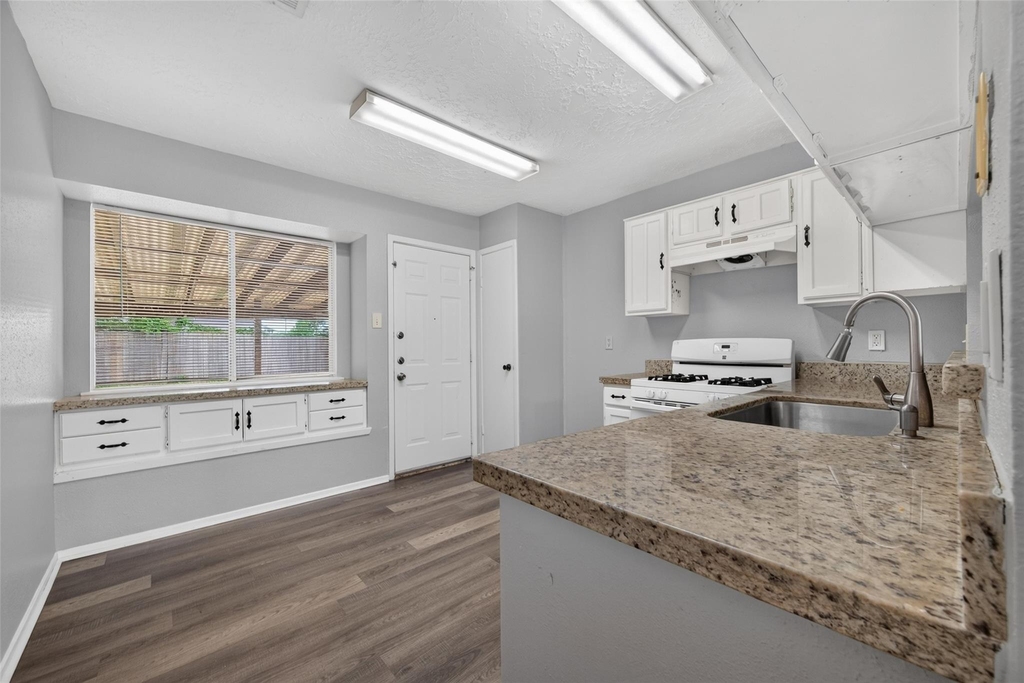 2403 Autumn Springs Lane - Photo 17
