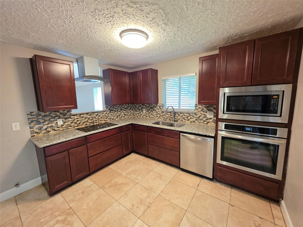 22543 Market Square Lane - Photo 7