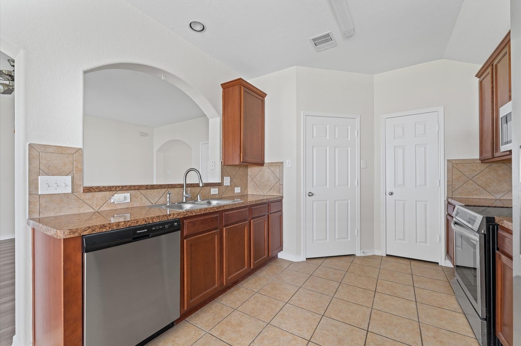 18107 Cypress Mist Court - Photo 5
